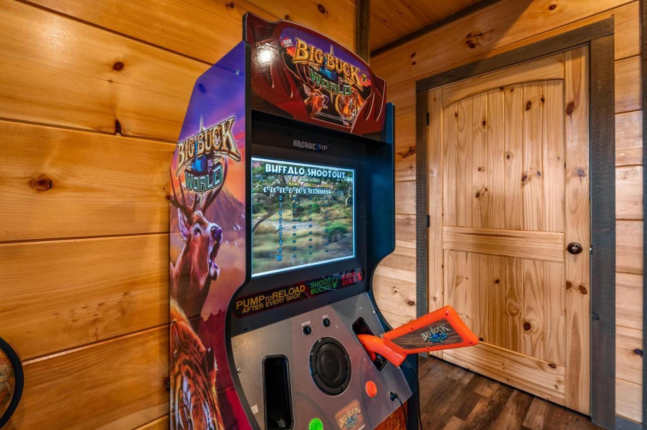 The Overlook '21 Cabin: Scenic Views with Hot Tub and Game Room Gatlinburg Exterior photo