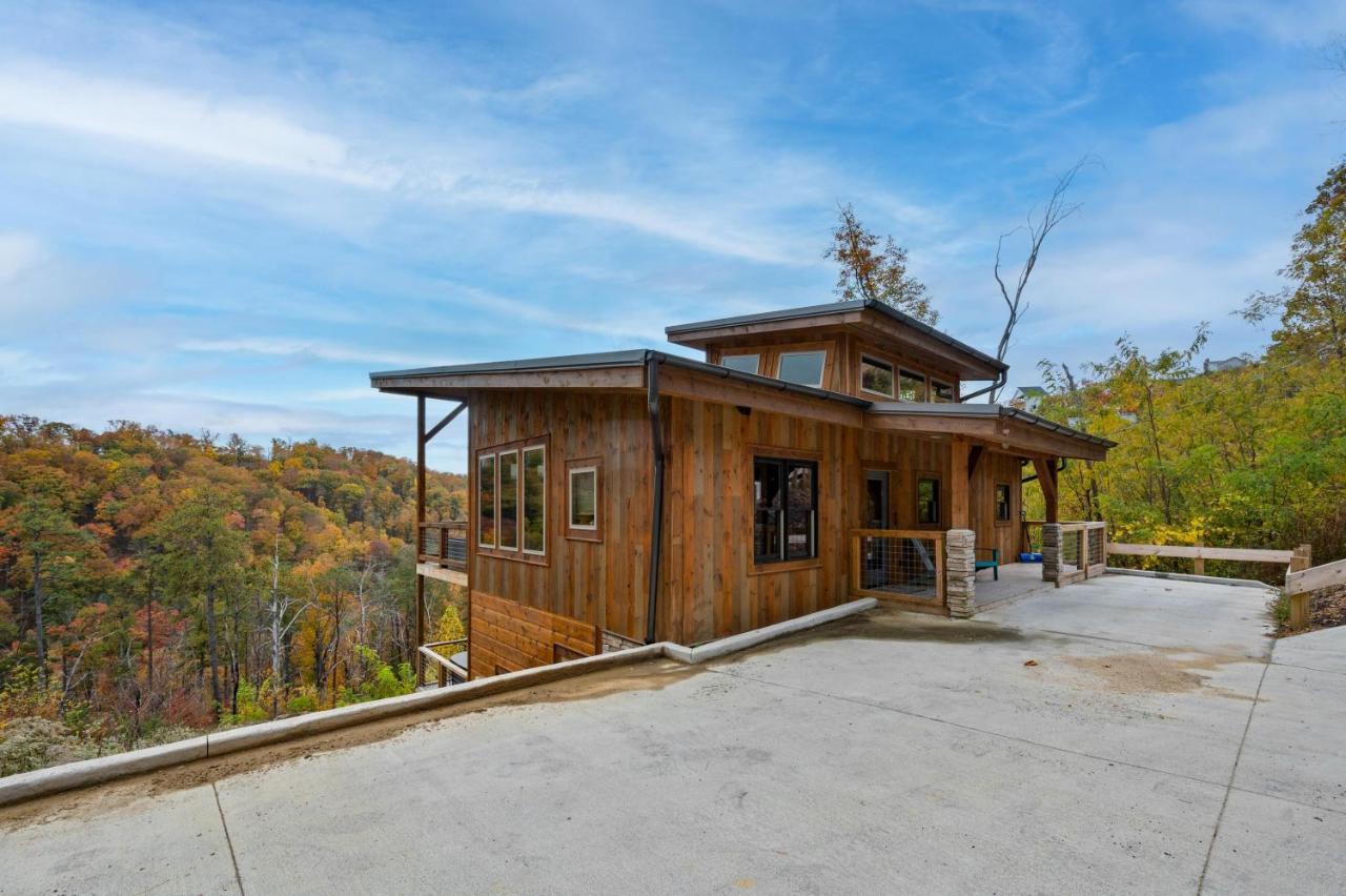 The Overlook '21 Cabin: Scenic Views with Hot Tub and Game Room Gatlinburg Exterior photo